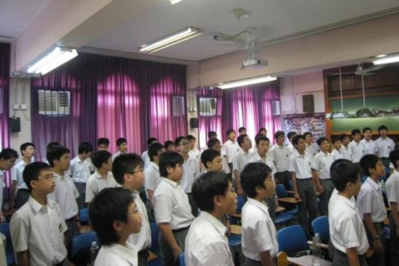 男聲合唱團練習